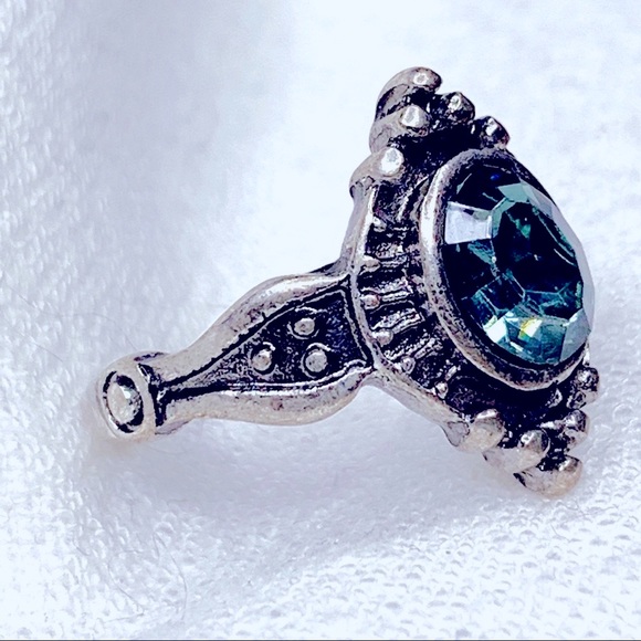 ❤️Seller’s Pick❤️ Simulated Emerald Boho Sliver Plated Ring - Picture 5 of 9